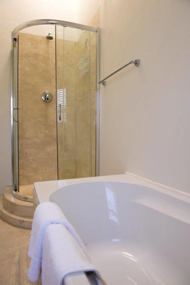 Osler Place Self-Catering 斯特尔拜 外观 照片